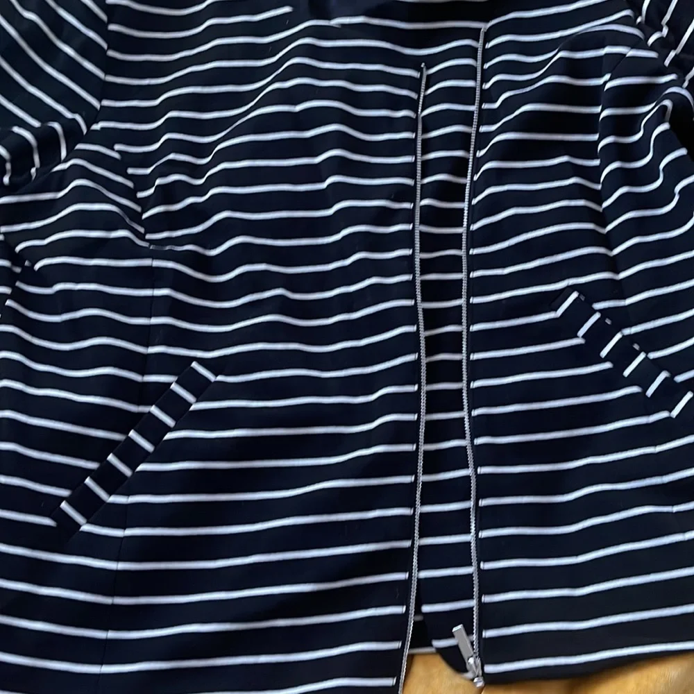 Casual Stripe Jacket - Picture 3 of 6